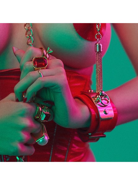 Kajdanki na nadgarstki VEGAS High Gloss Wrist Cuffs Kinky Diva